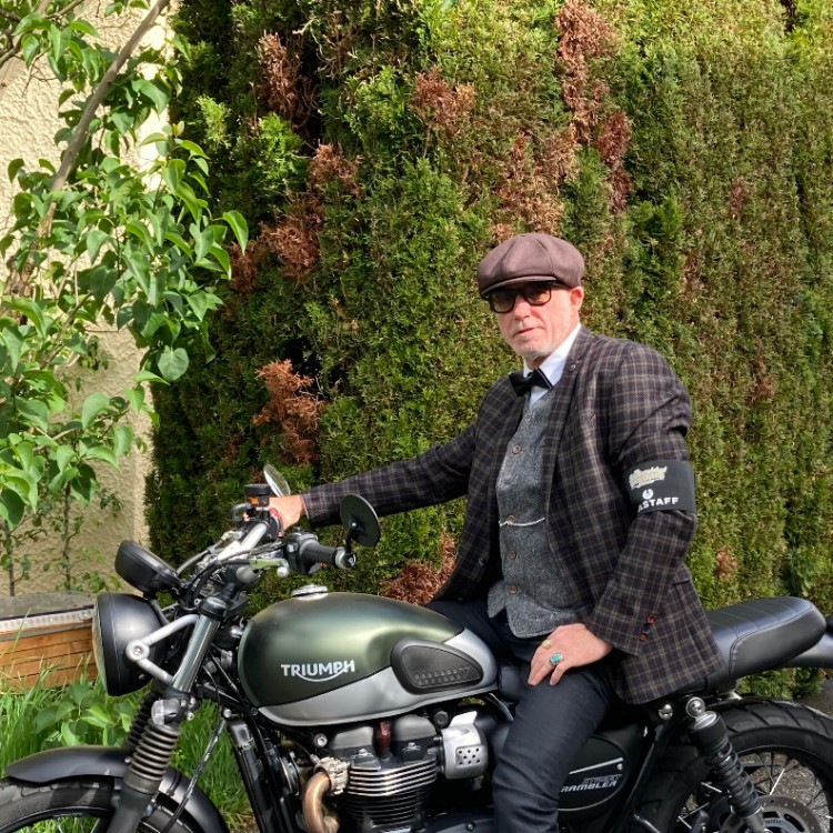 Robert Ruegger The Distinguished Gentleman's Ride - Roger Rüegger